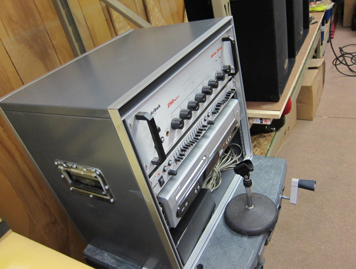 RADIO SHACK 250 WATT PA SYSTEM